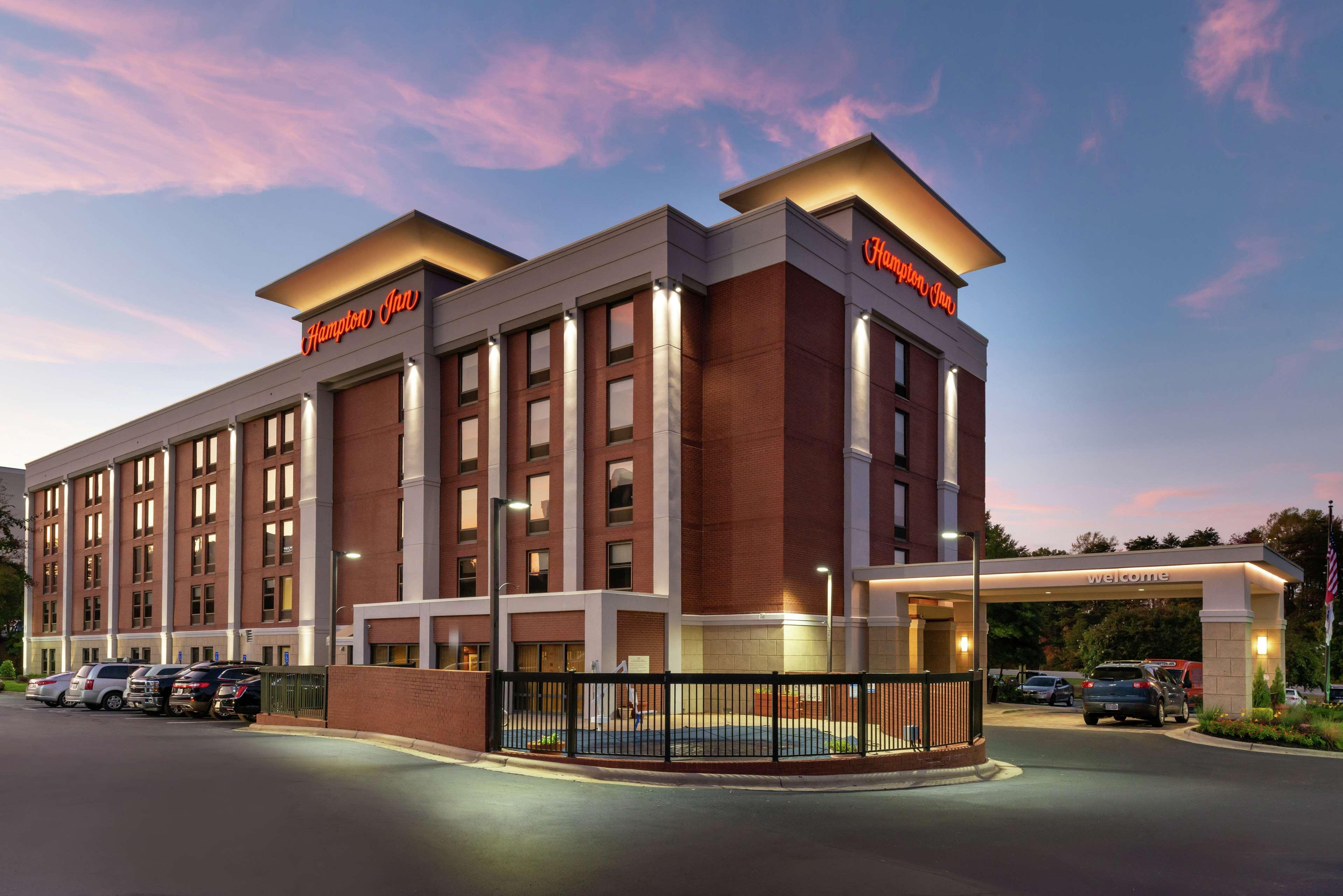 Hampton Inn Greensboro Airport Eksteriør billede