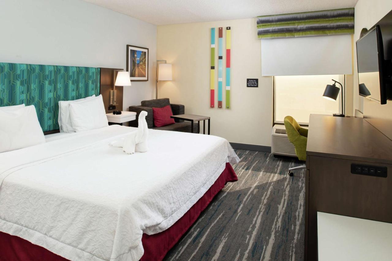 Hampton Inn Greensboro Airport Eksteriør billede